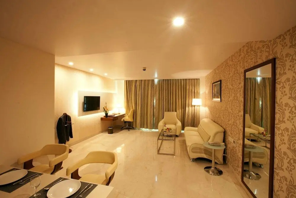 United 21, The Grand