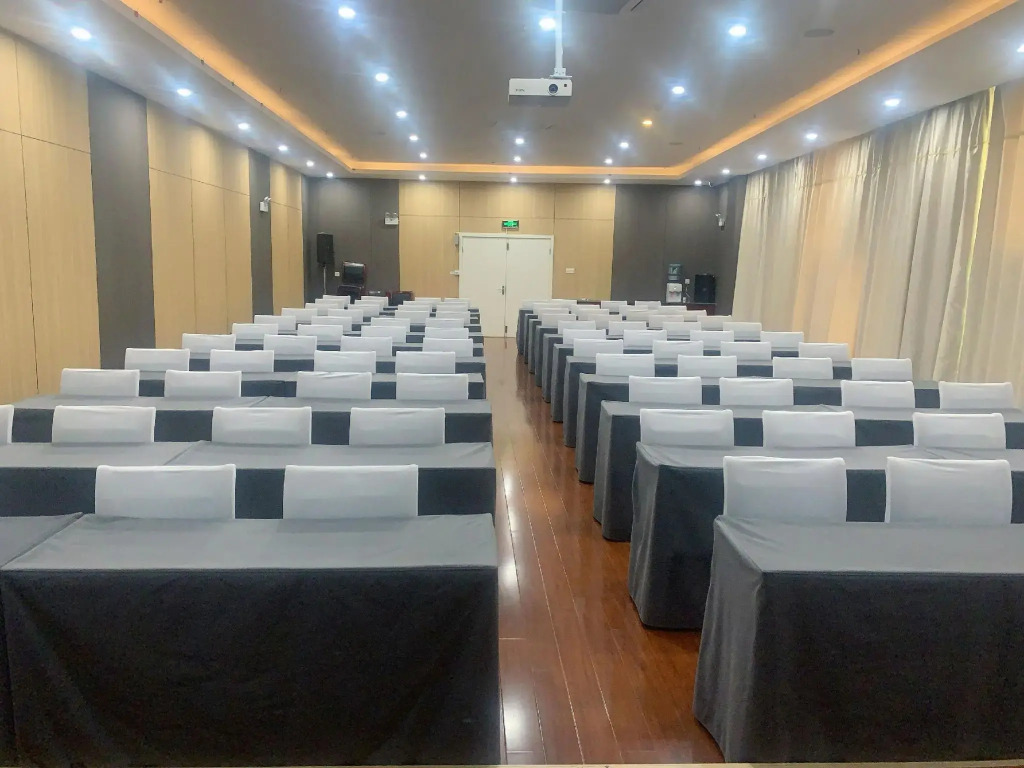 Hanting Hotel Kunming Stadium Metro Station