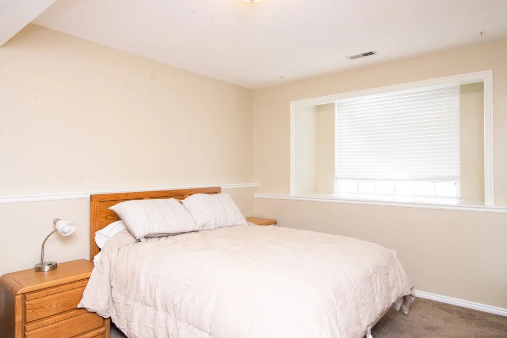 Charming Ogden Town Home, 25 Min To Snowbasin Ski Resort 3 Bedroom Duplex by Redawning