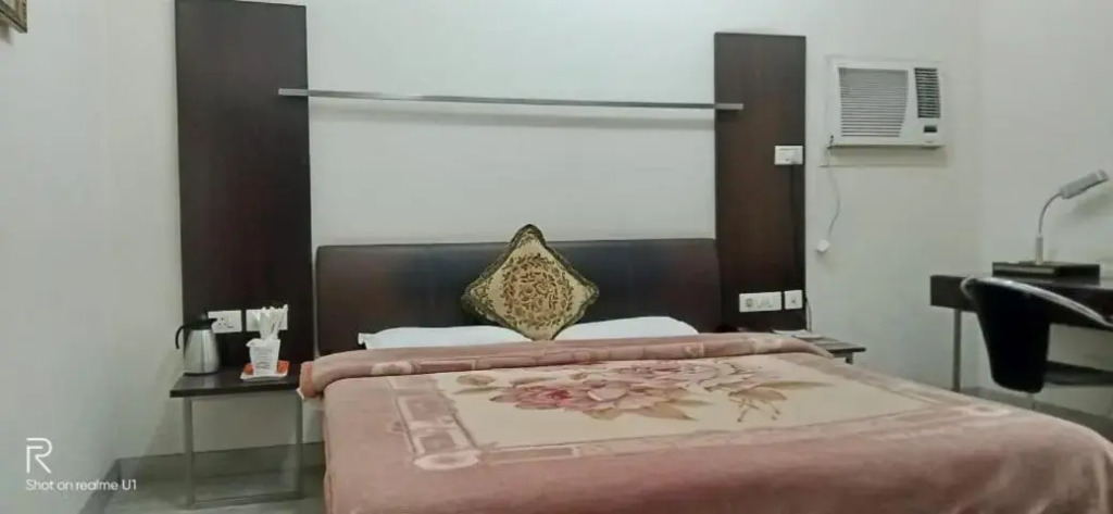 Hotel Rajmahal