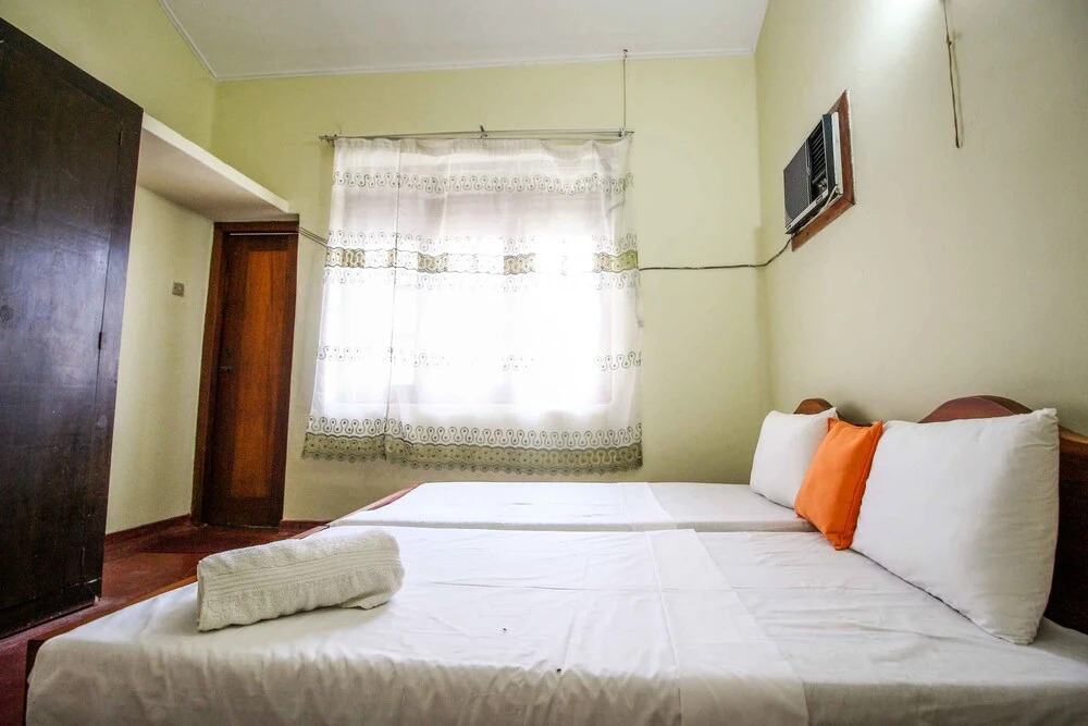 Yoho Airport Way Bungalow