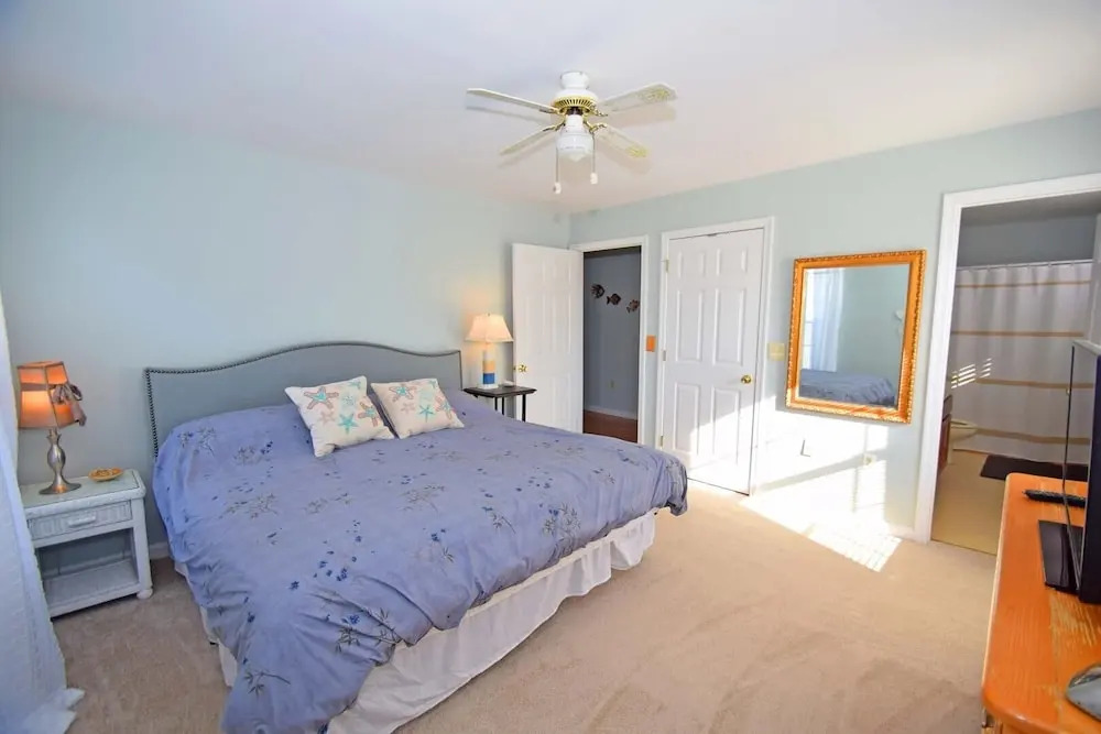 Barge Road 136o9 3 Bedroom Home by RedAwning