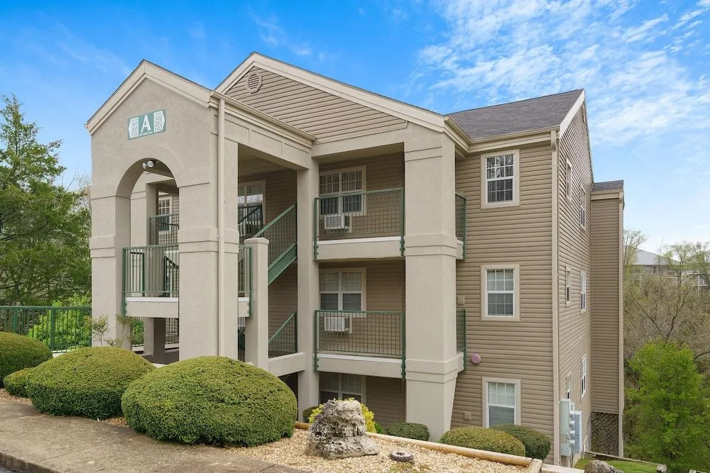 Valley View Retreat - Holiday Hills Branson - Golf Resort -outdoor Pools