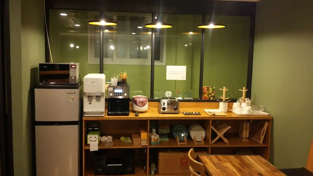 1004 Hostel