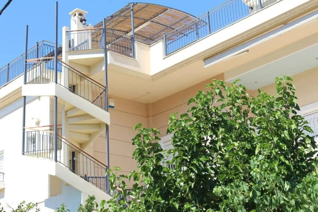 New independent loft, 360⁰ view, 5' beach/center