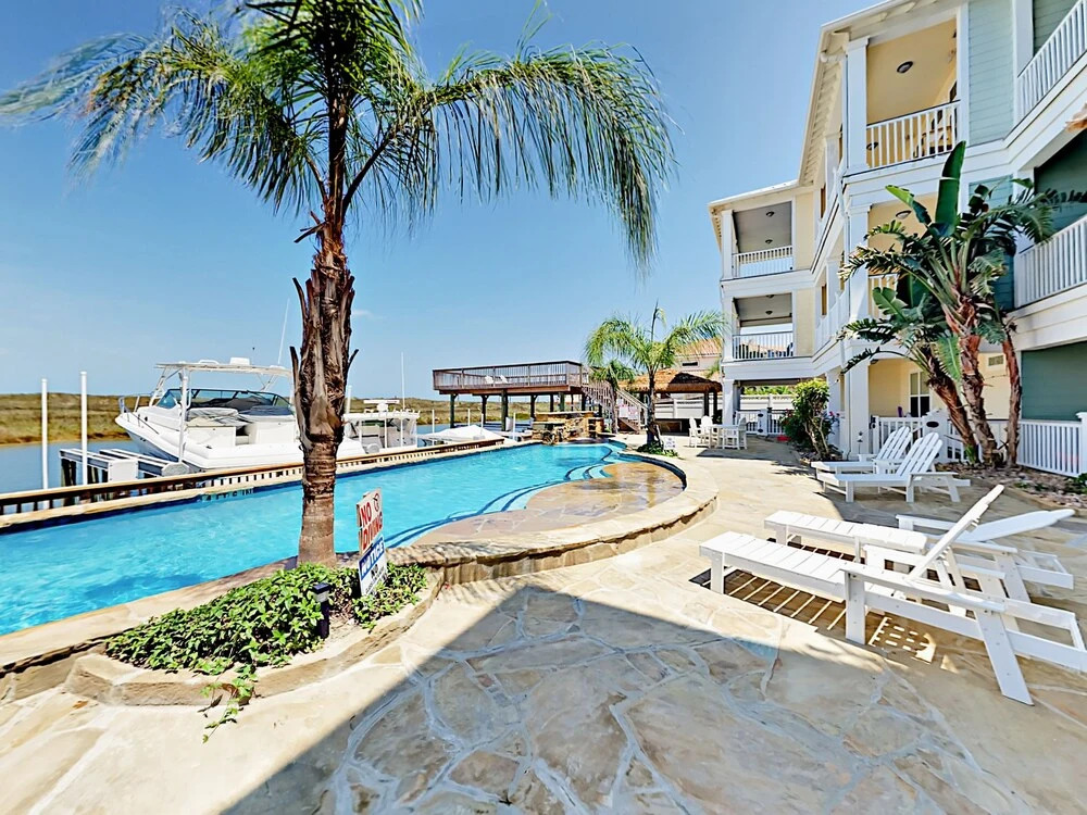 101 Granada Dr Condo Unit 305 4 Bedrooms 3.5 Bathrooms Condo