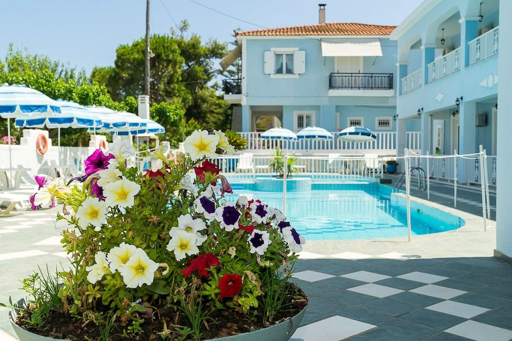 Annas Studios & Apartments