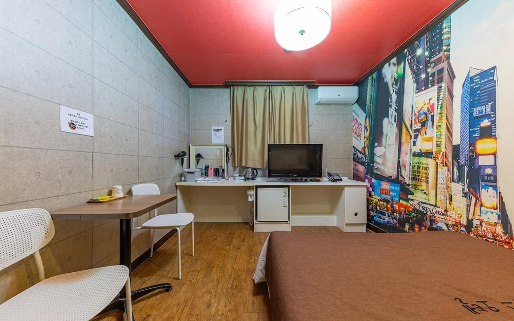 Cheongju Pool House Motel