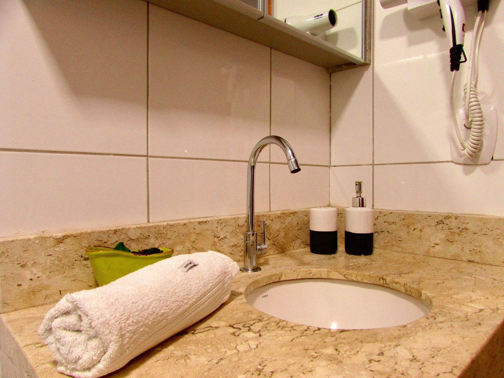 Apartamento com piscina e academia