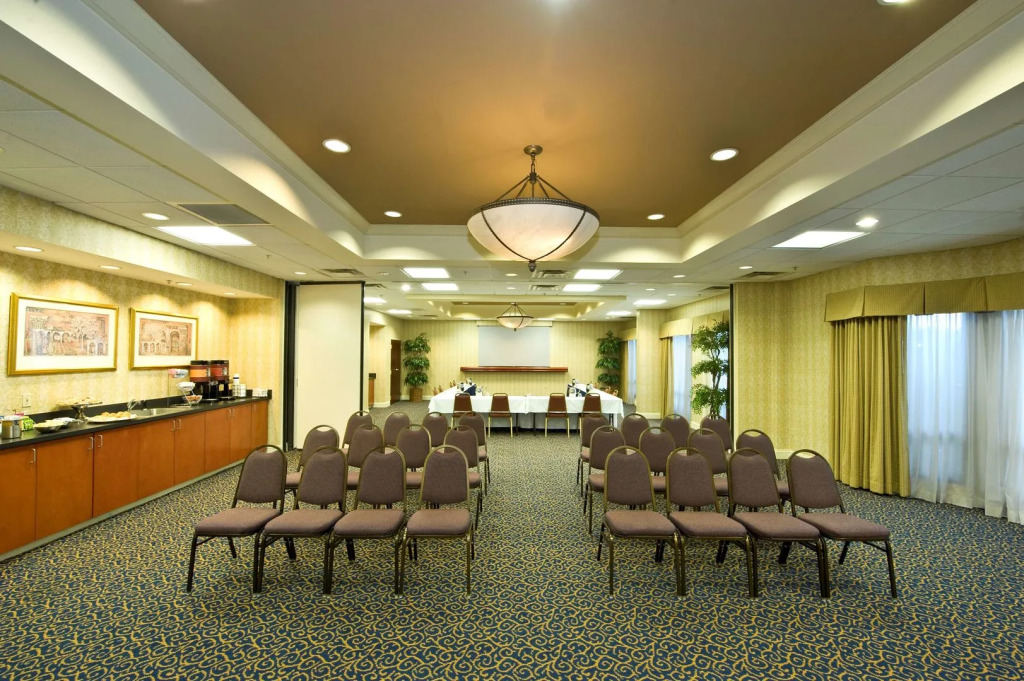 Hampton Inn & Suites-Atlanta Airport North-I-85
