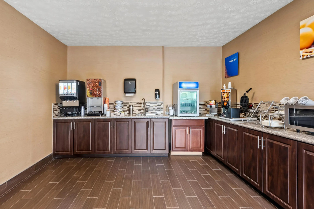 Comfort Inn & Suites Fairborn near Wright Patterson AFB