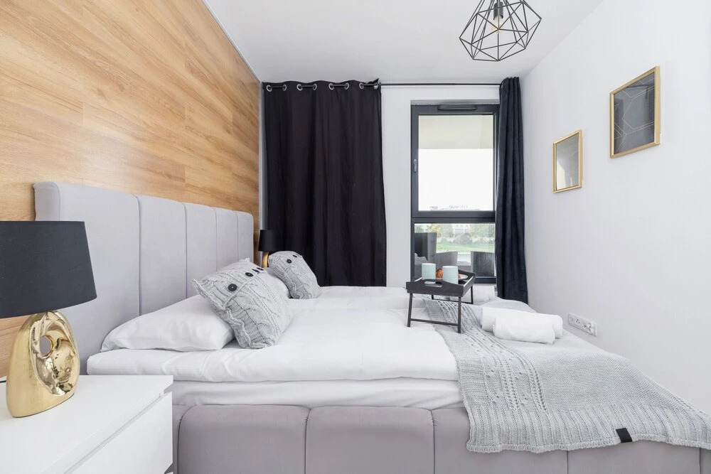 Riva Verona Apartment by Renters Prestige
