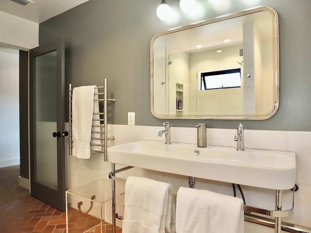 Naples Luxury Retreat - 3 BDR Stay for 6 With Rooftop Patio