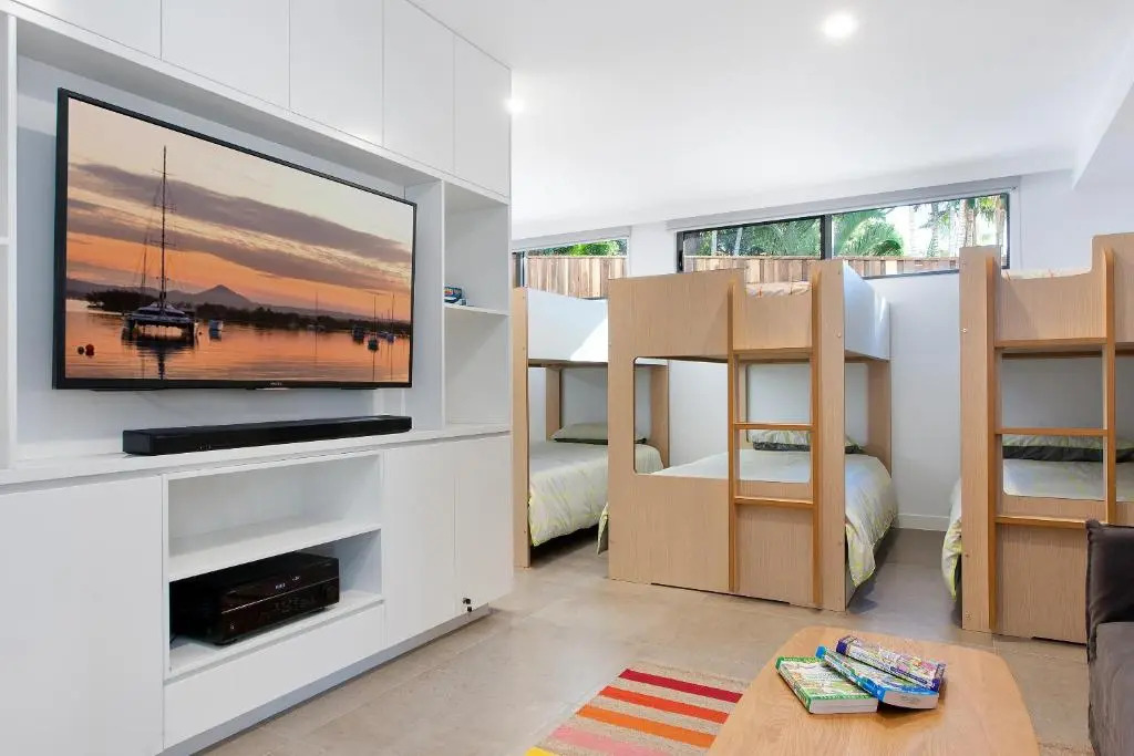 Blueys Beach House - 5 Bedroom