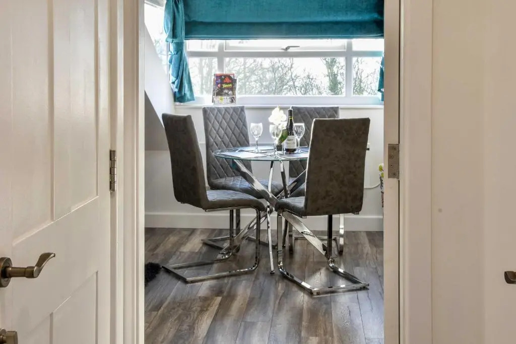 Windmill View Loft Apartment