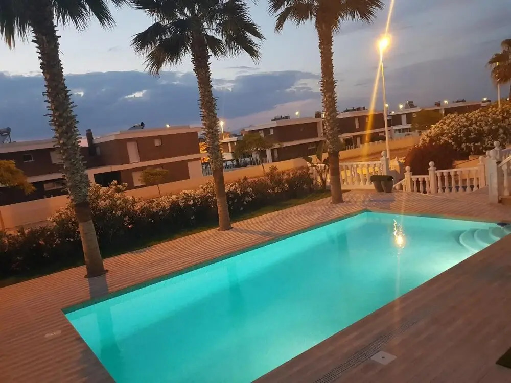 3-Bed Villa Sleeps 8 with Private Pool