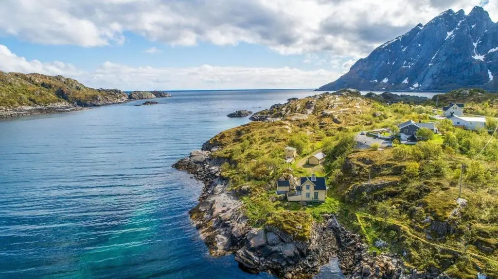 Sea-view house in Sund