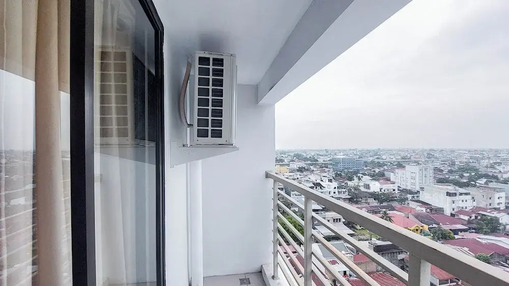 Best Deal and Cozy Studio De Prima Apartment By Travelio