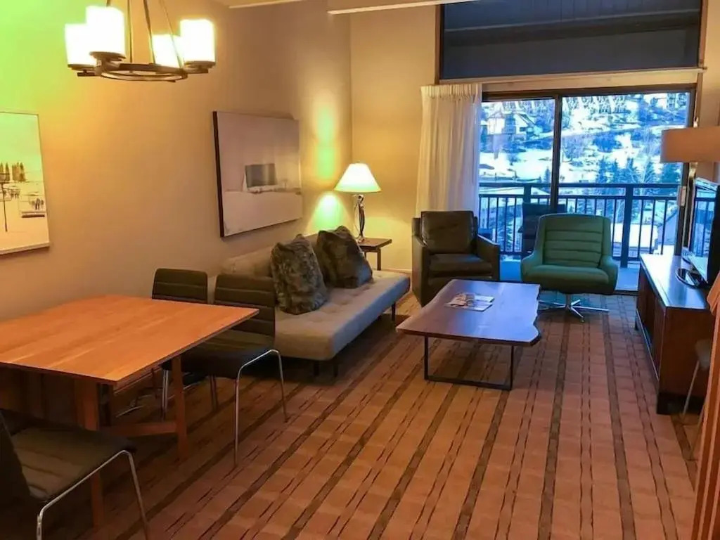 Penthouse Ski-In Ski-Out Above Sheraton 1bd 1.5ba