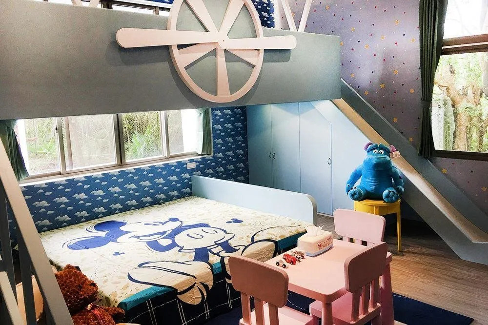 Poetic Castle-Family Theme Villa