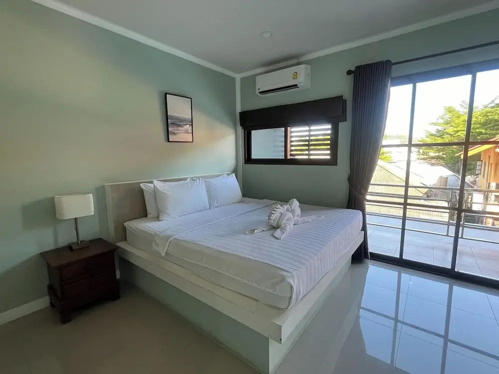 J & Ariya Hotel Near Samui Airport and Koh Phangan Pier