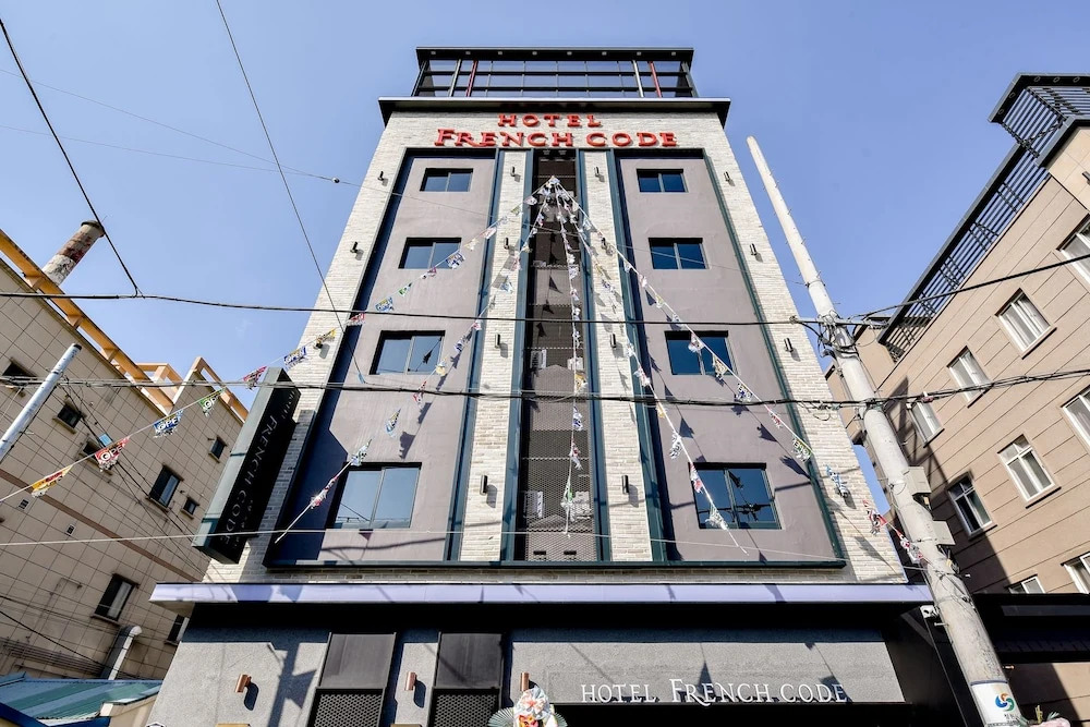 French Code Hotel