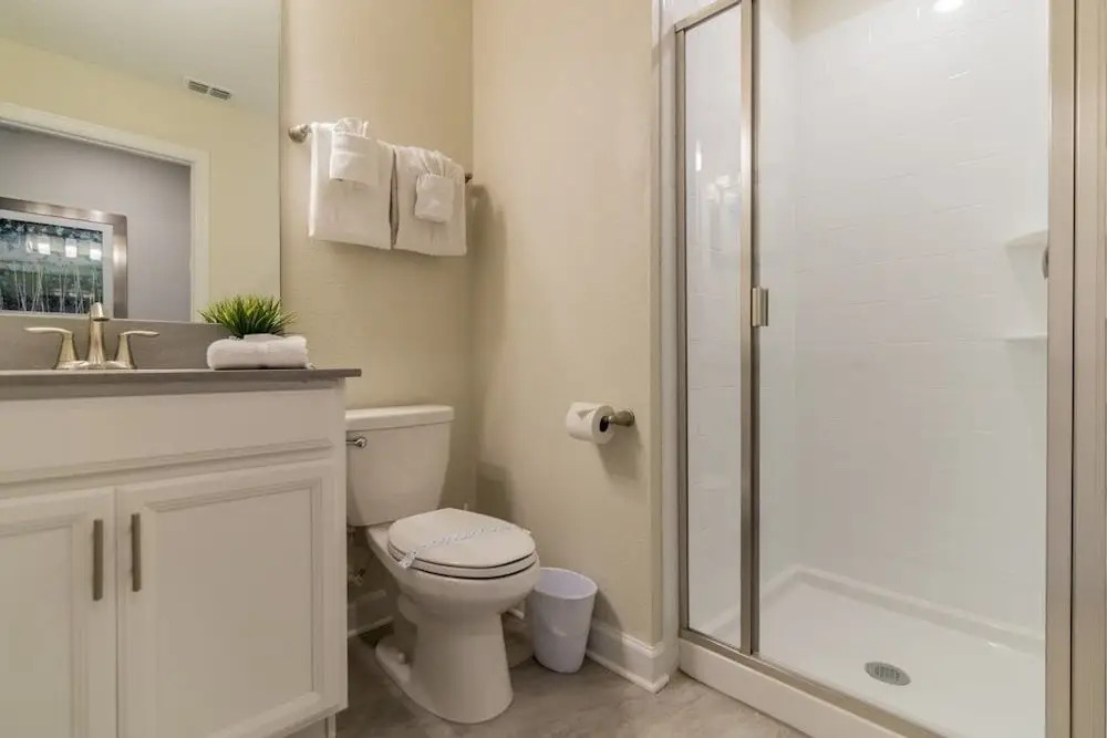 5-Bed Th, Well Appointed & Sure To Please! 1551 Sd Townhouse
