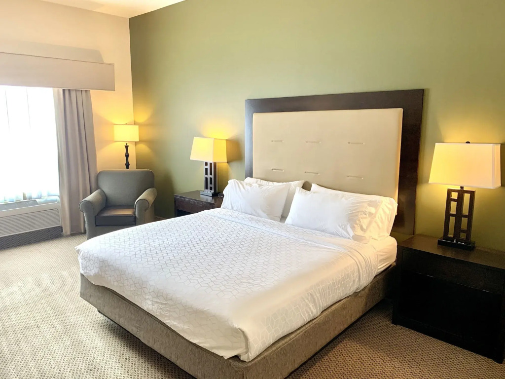Holiday Inn Express & Suites Dewitt - Syracuse by IHG