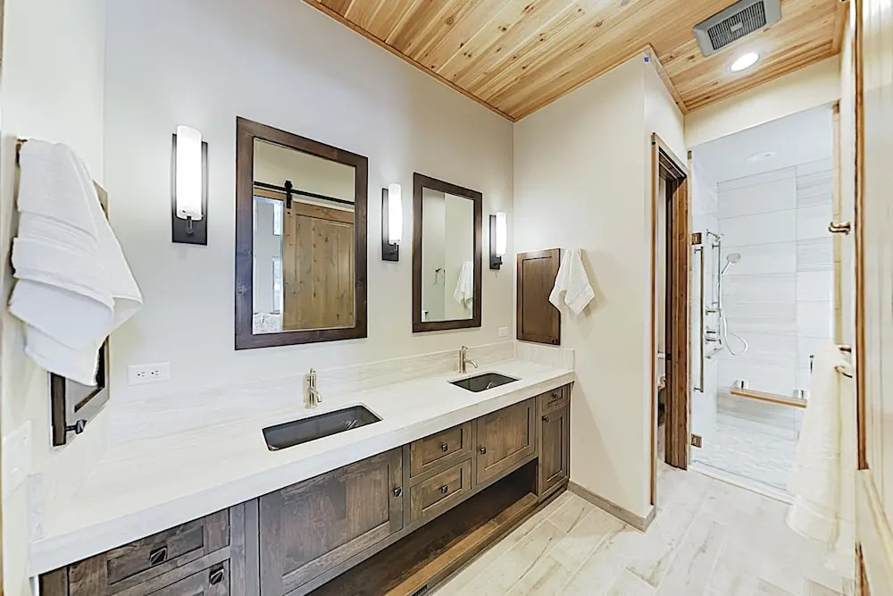 New Listing! Custom Alpine Home w/ Private Hot Tub home