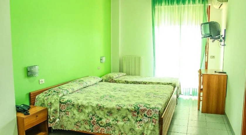 Hotel Holiday