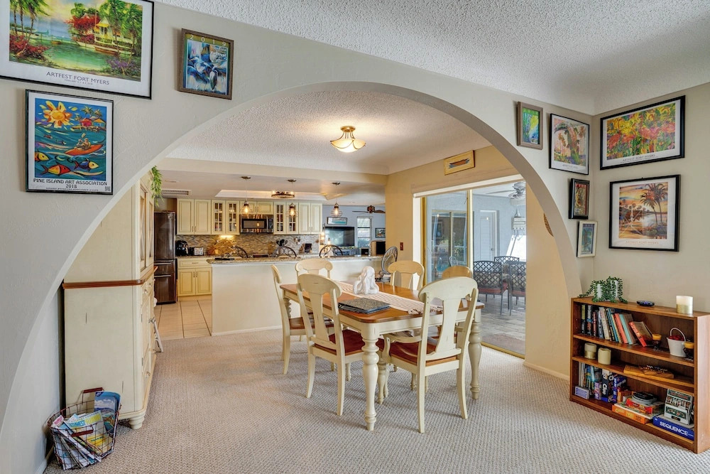 Boat Dock & Pool: Canal-front Cape Coral Gem