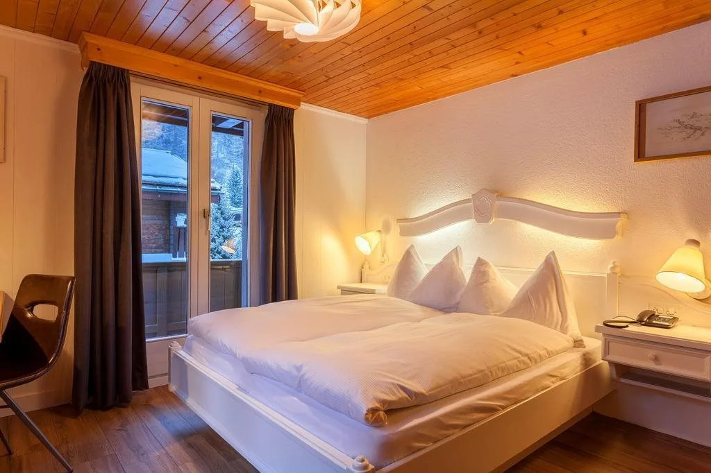 Hotel THE LARIX ski-in ski-out