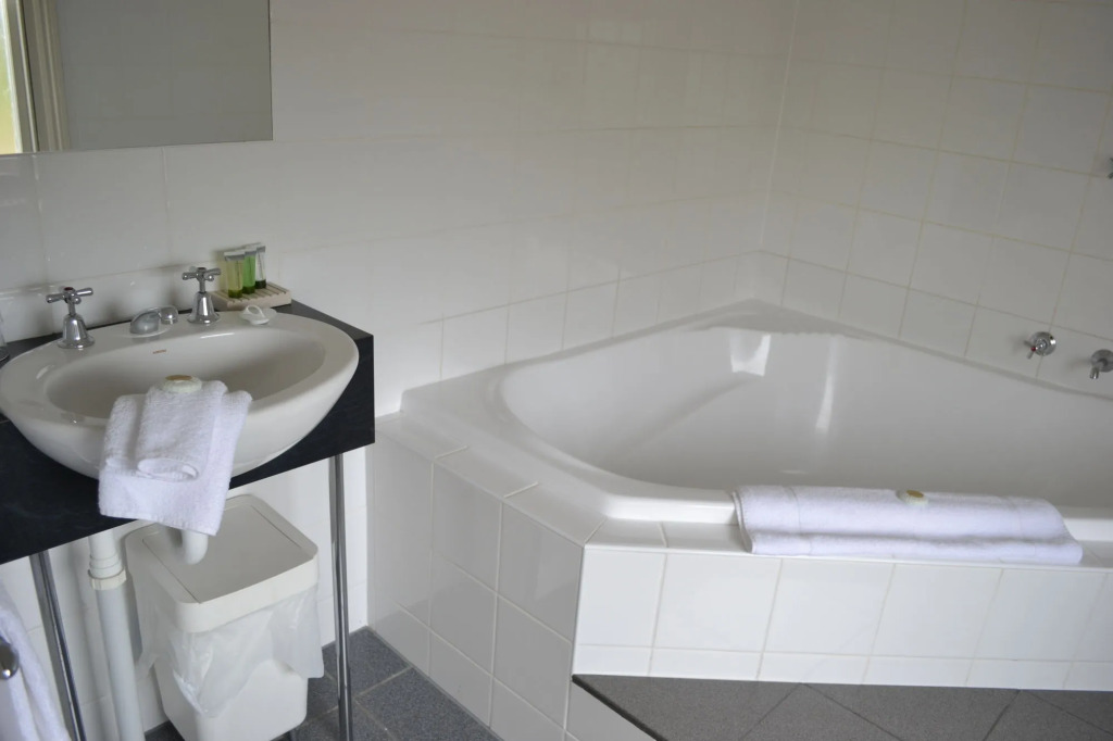 Athelstane Hotel