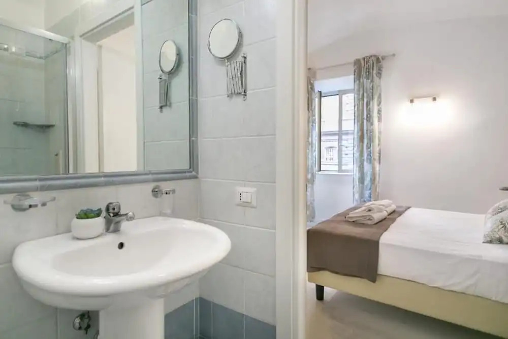 White Candia Guesthouse