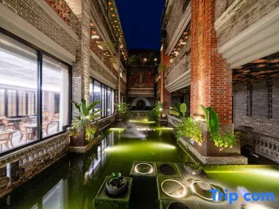 Q.Pavilion Hotel