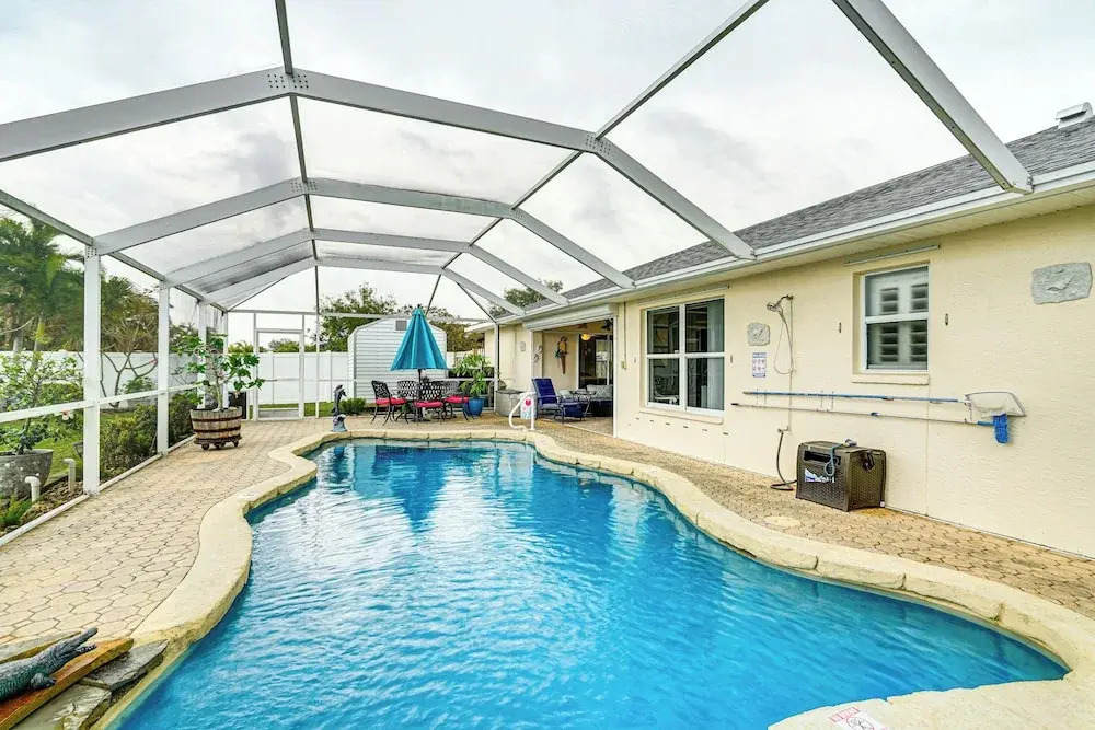 4 Mi to Public Beach: Cape Coral Paradise!