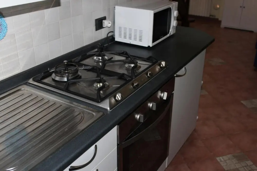 Loft Angela, Delizioso Bilocale con Soppalco, Centralissimo a Pietrasanta