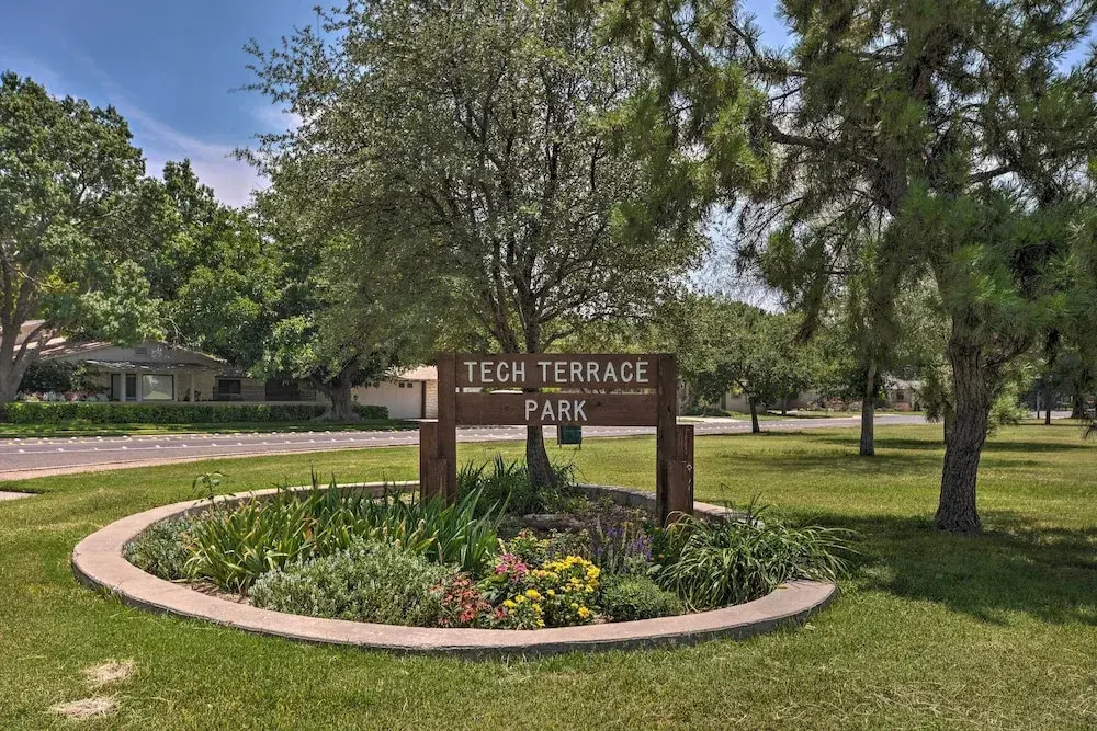 Stylish Home - Walk to Texas Tech University!