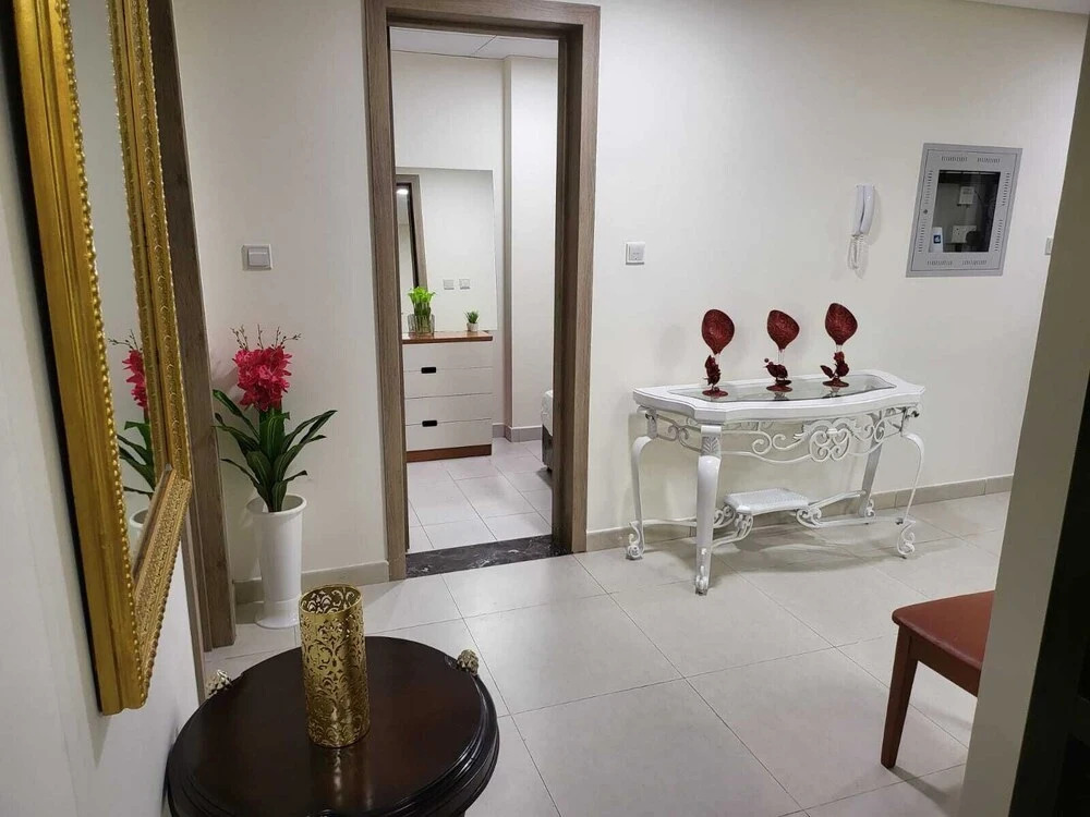 401 Luxury 2Bhk Apartment With Maid Room