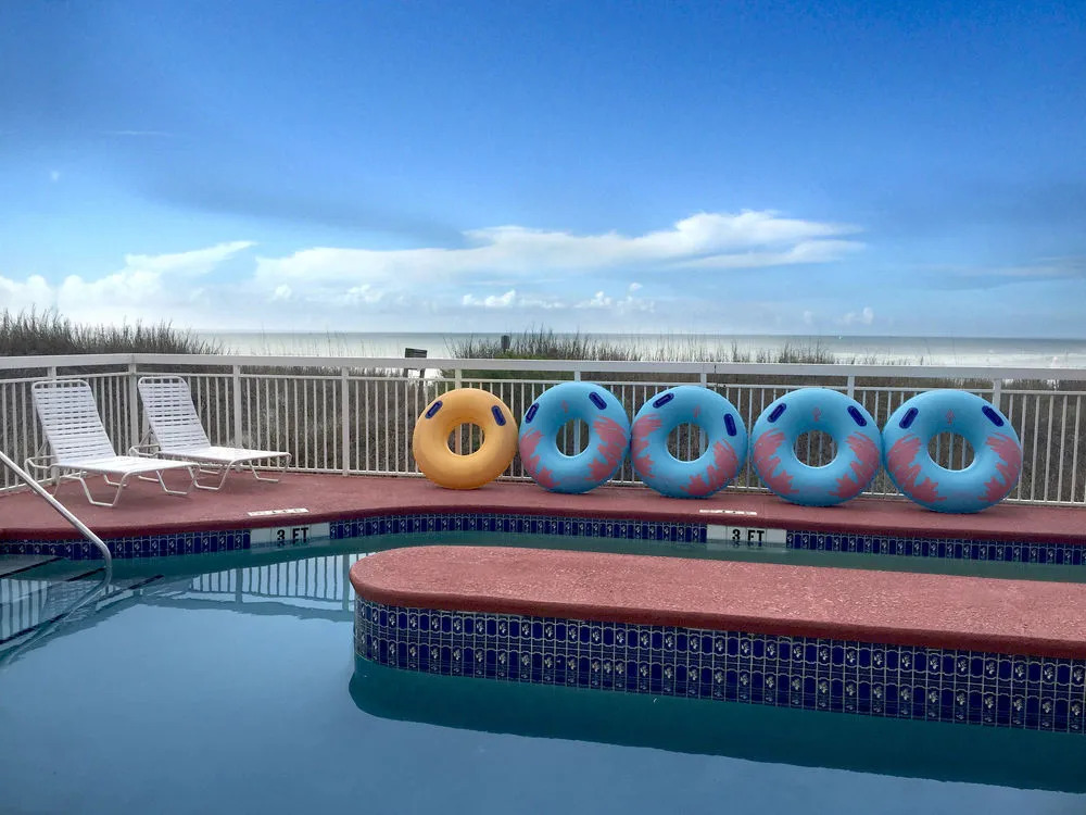Castaway Beach Inn & Swim Up Bar