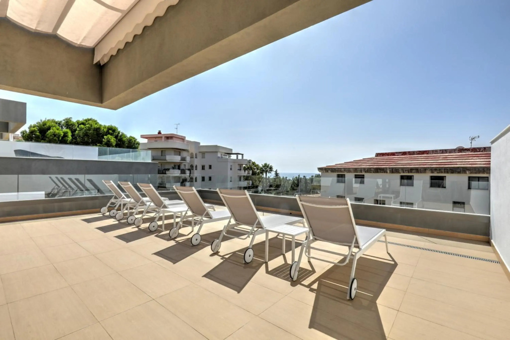 New Modern 3 Bed Apartment Puerto Banus