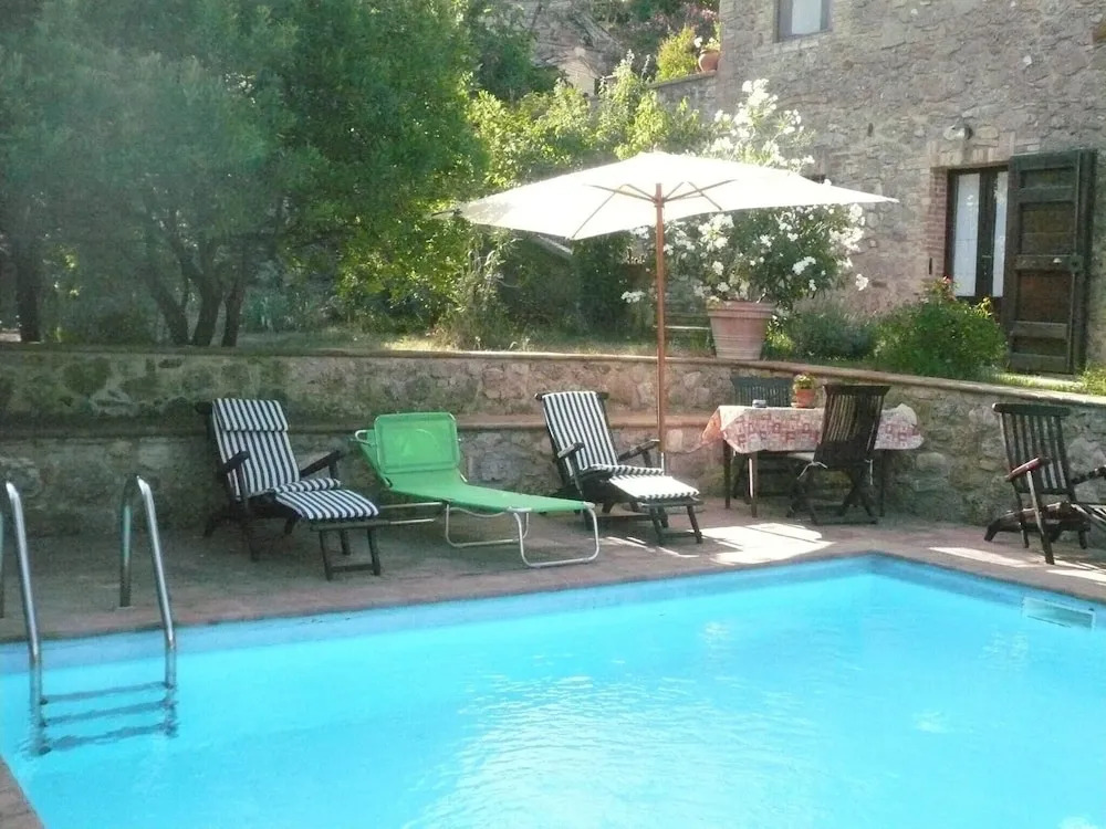 House With 2 Bedrooms in Mensano, With Pool Access and Wifi