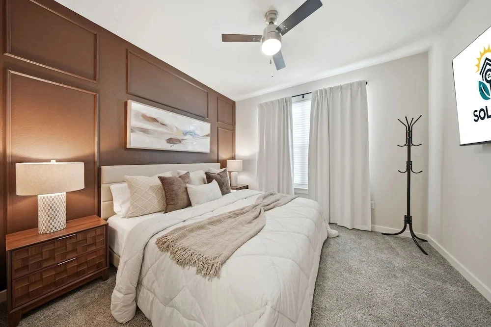 Modern 2BR w Pool Pet-friendly Unit 21
