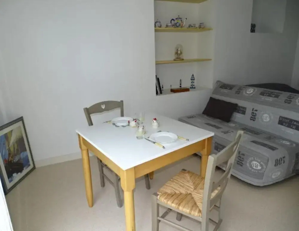 Apartment Stay Near Beach