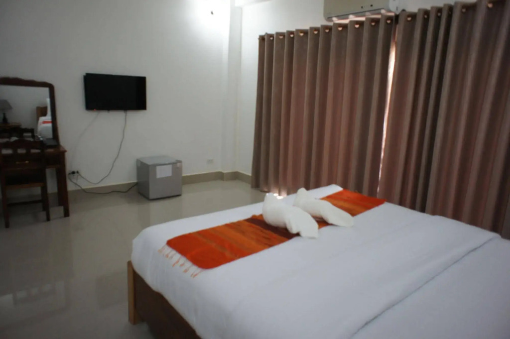 Lisha The Grand Riverside Hotel