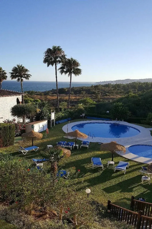 Club la Costa at Las Farolas Royale