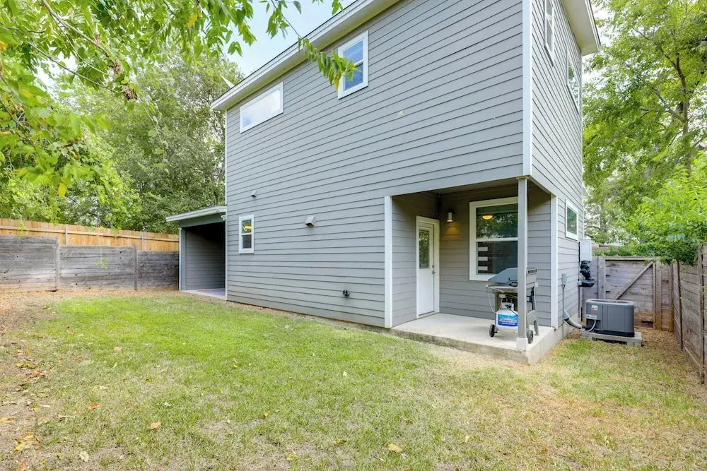 6 Mi to Dtwn: Austin Escape w/ Private Yard
