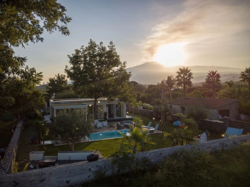 T Villa