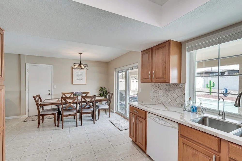 5 Mi to Lake Havasu: Home w/ Yard & Pool