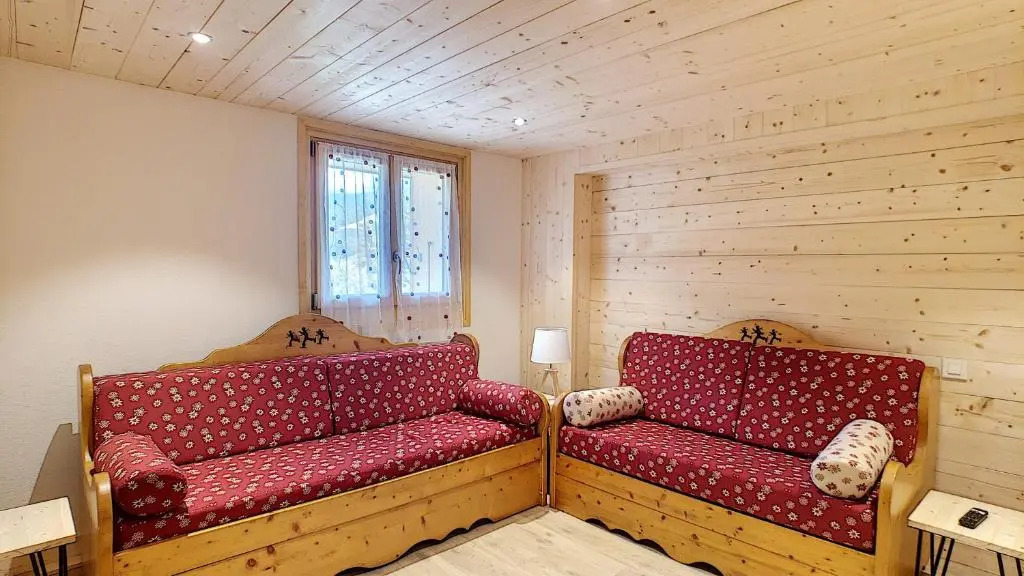Joli APPARTEMENT DANS CHALET AVEC TERRASSE - SAINT JEAN D'AULPS - PROCHE MORZINE - 6 PERSONNES - LILOU